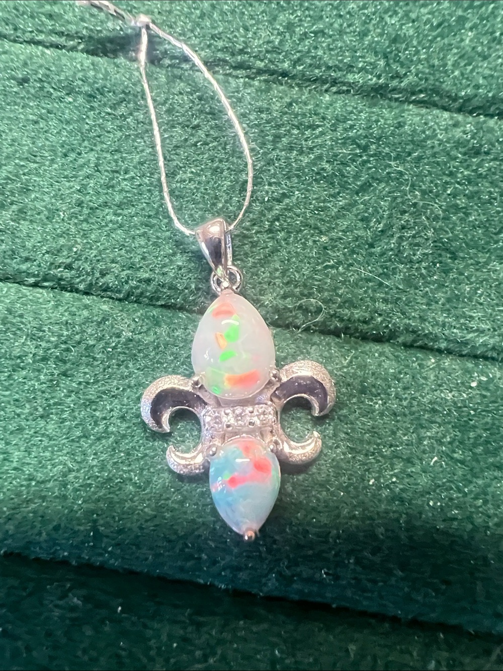 Pendant -Opal Ethiopia Wello Opal pendant silver setting 925